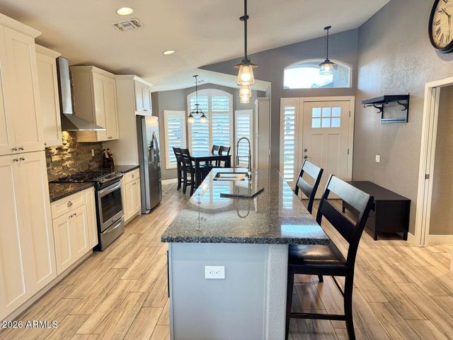 1401 W BLUE RIDGE Court, Chandler, AZ 85248