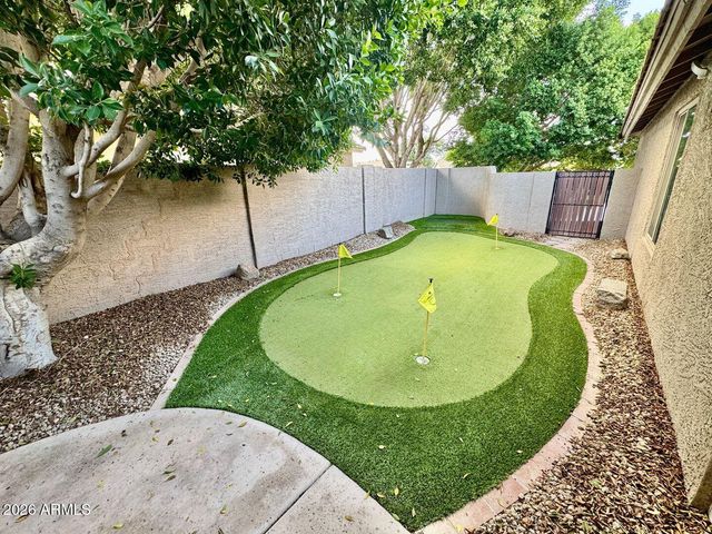 1401 W BLUE RIDGE Court, Chandler, AZ 85248