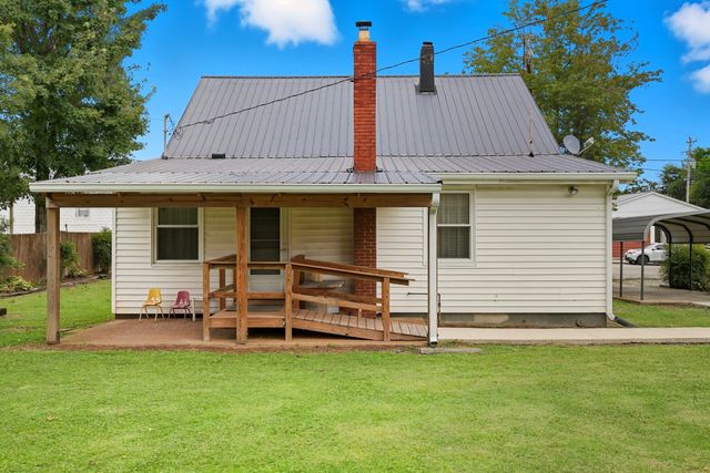 135 Main St, Mc Ewen, TN 37101