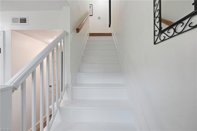 2104 Victoria CT, Carrollton, VA 23314