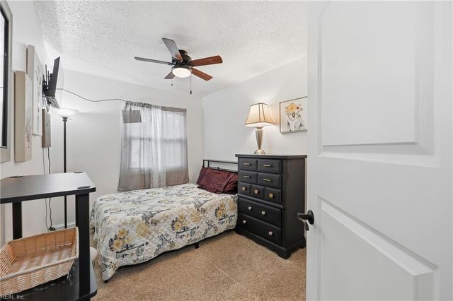 2104 Victoria CT, Carrollton, VA 23314