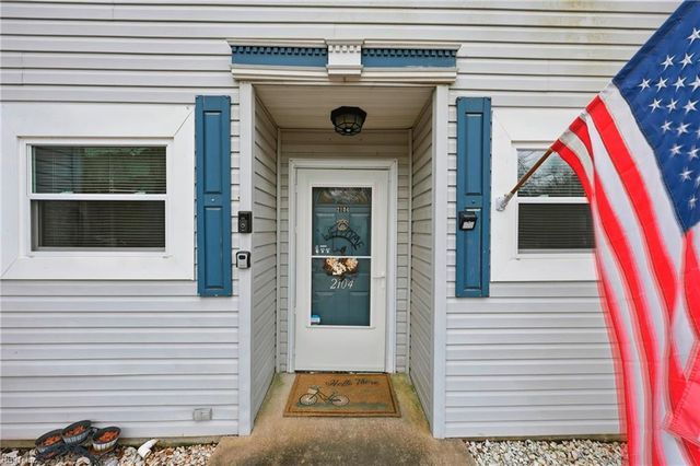 2104 Victoria CT, Carrollton, VA 23314