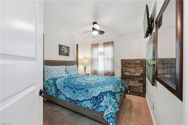 2104 Victoria CT, Carrollton, VA 23314