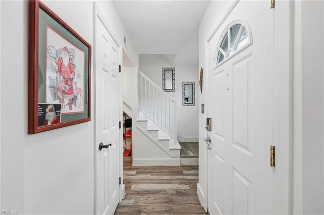 2104 Victoria CT, Carrollton, VA 23314