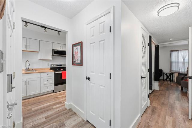 2104 Victoria CT, Carrollton, VA 23314