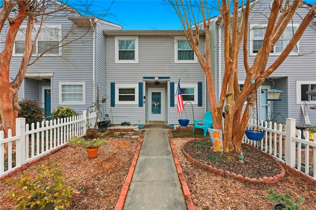 2104 Victoria CT, Carrollton, VA 23314