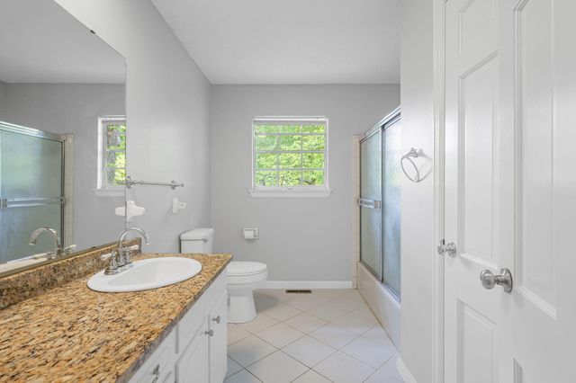 1300 Highcrest Drive, Hixson, TN 37343