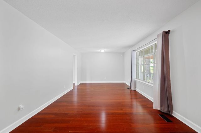 1300 Highcrest Drive, Hixson, TN 37343