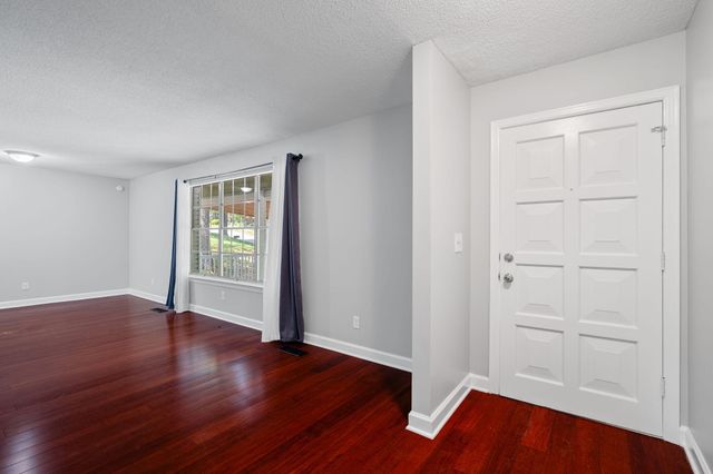 1300 Highcrest Drive, Hixson, TN 37343