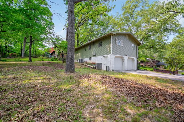 1300 Highcrest Drive, Hixson, TN 37343