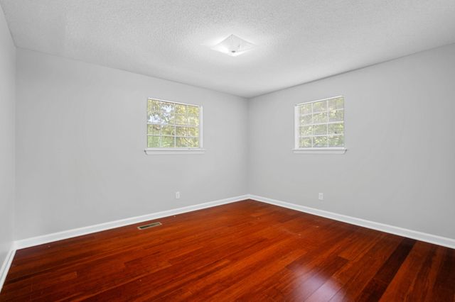 1300 Highcrest Drive, Hixson, TN 37343