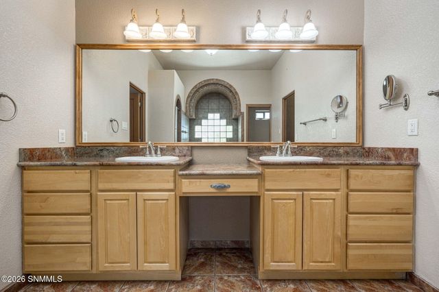 5225 Angel Fire Place, Las Cruces, NM 88011