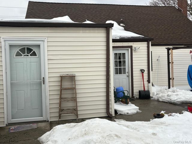 95 Horton Avenue, Valley Stream, NY 11581