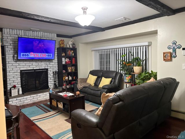 95 Horton Avenue, Valley Stream, NY 11581