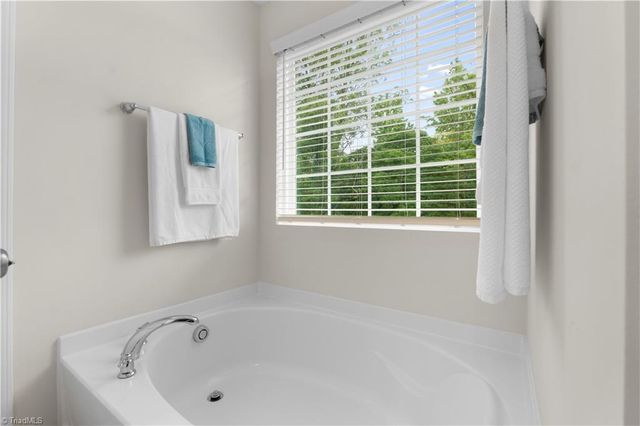 497 Mahogany Drive, Thomasville, NC 27360