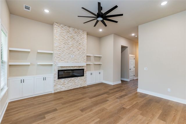 6609 SW Orange Avenue, Bentonville, AR 72713
