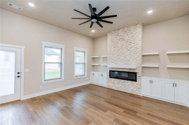 6609 SW Orange Avenue, Bentonville, AR 72713