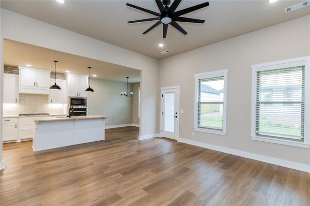 6609 SW Orange Avenue, Bentonville, AR 72713