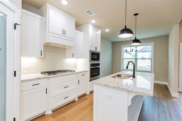 6609 SW Orange Avenue, Bentonville, AR 72713