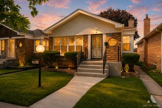 8834 S Oglesby Avenue, Chicago, IL 60617