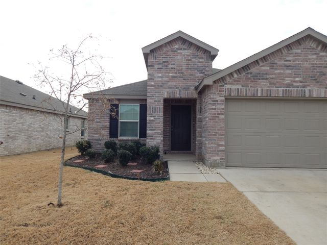 4633 Benham Drive, Fort Worth, TX 76036