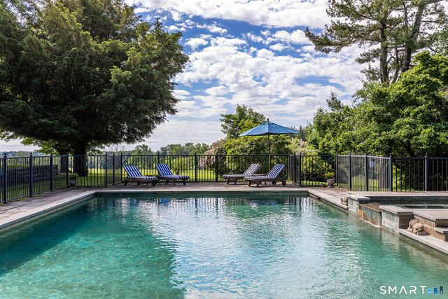 19 Seherr Thoss Drive, Litchfield, CT 06759