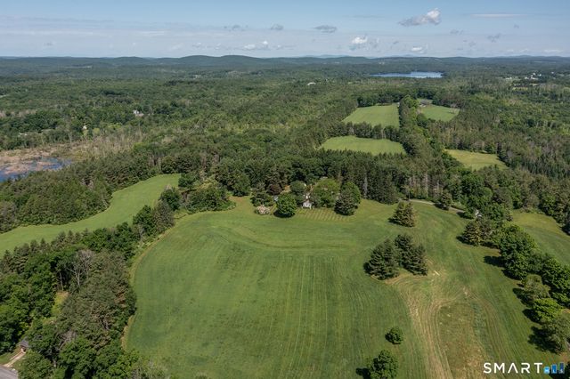 19 Seherr Thoss Drive, Litchfield, CT 06759