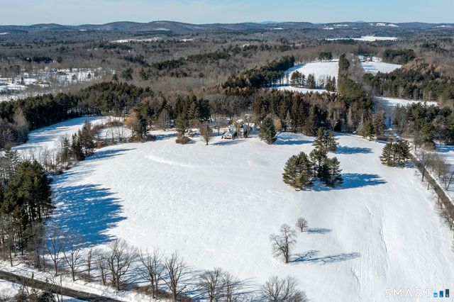 19 Seherr Thoss Drive, Litchfield, CT 06759