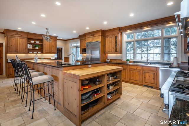 19 Seherr Thoss Drive, Litchfield, CT 06759