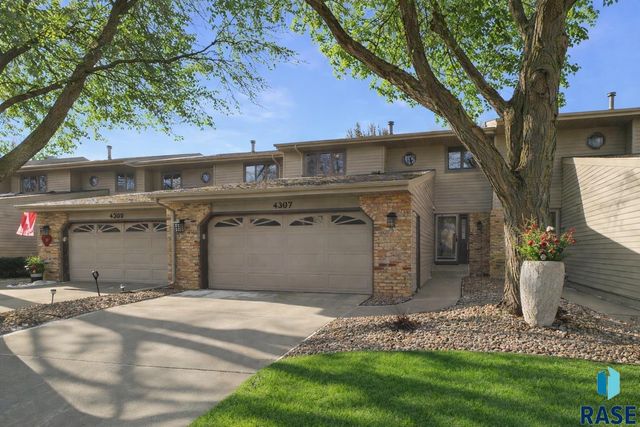 4307 S Townpark Pl Place, Sioux Falls, SD 57105