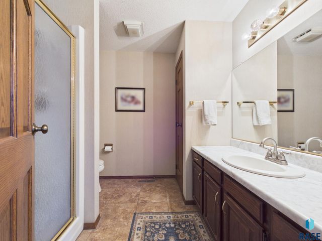 4307 S Townpark Pl Place, Sioux Falls, SD 57105