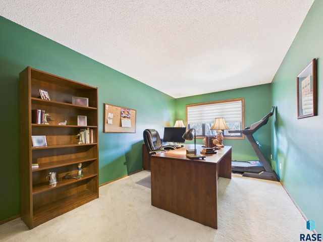 4307 S Townpark Pl Place, Sioux Falls, SD 57105