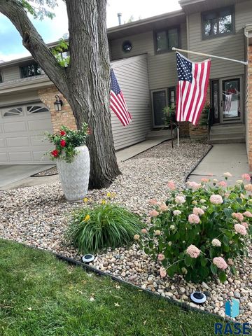 4307 S Townpark Pl Place, Sioux Falls, SD 57105