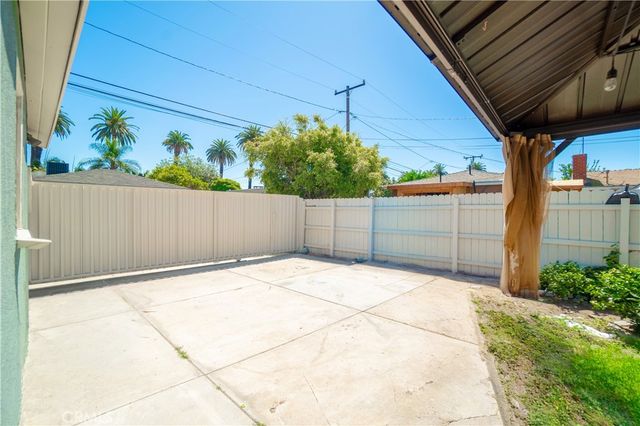 2746 Easy, Long Beach, CA 90810