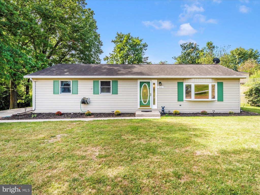 912 E F ST, Brunswick, MD 21716
