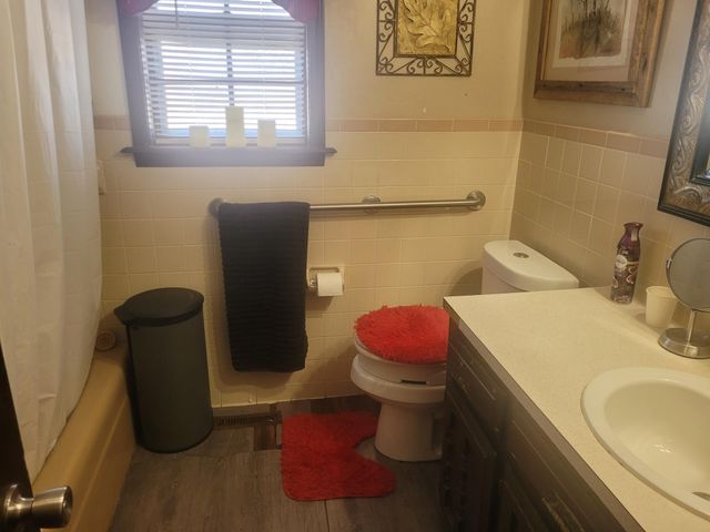 1812 H Street NW, Miami, OK 74354