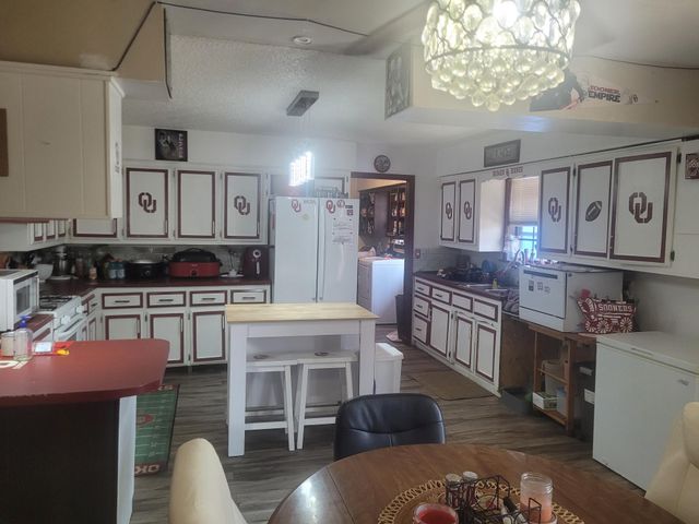 1812 H Street NW, Miami, OK 74354