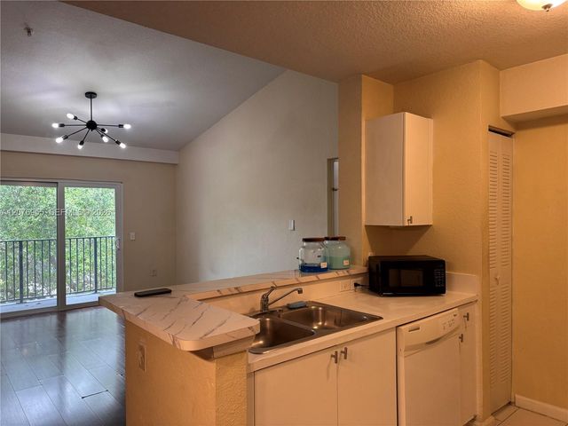 15400 SW 284th Street 1304, Homestead, FL 33033