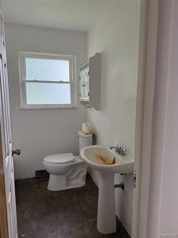 5395 Oak Grove Road, Howell, MI 48855
