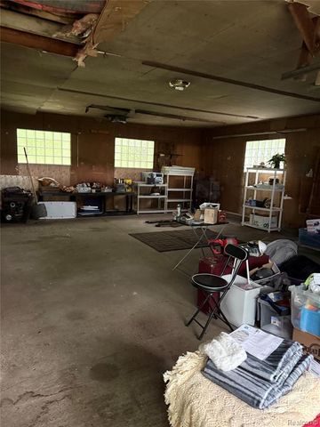 5395 Oak Grove Road, Howell, MI 48855