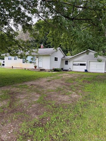 5395 Oak Grove Road, Howell, MI 48855