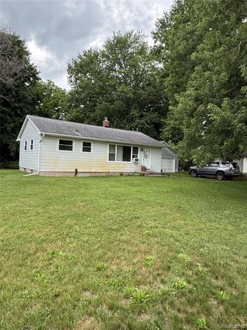5395 Oak Grove Road, Howell, MI 48855