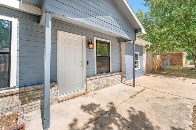 1260 Walnut Place, Elkins, AR 72727