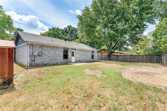1260 Walnut Place, Elkins, AR 72727