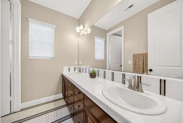 2800 Dove Tail Drive, San Marcos, CA 92078