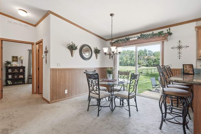 35 12th Ave NW, Oelwein, IA 50662