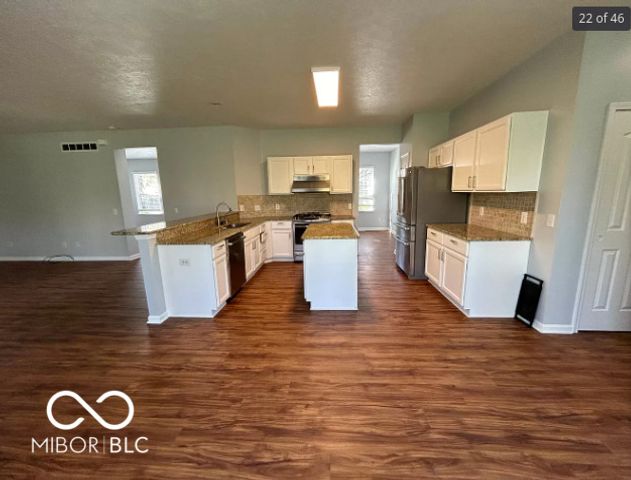 12423 Windbush Way, Carmel, IN 46033