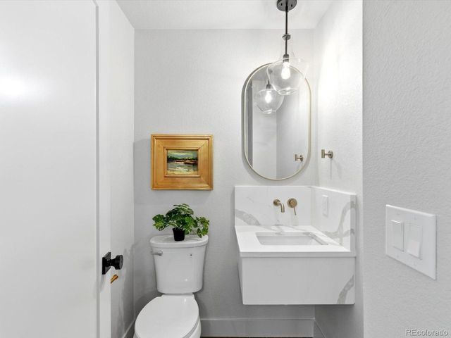 4000 S Clermont St, Englewood, CO 80113