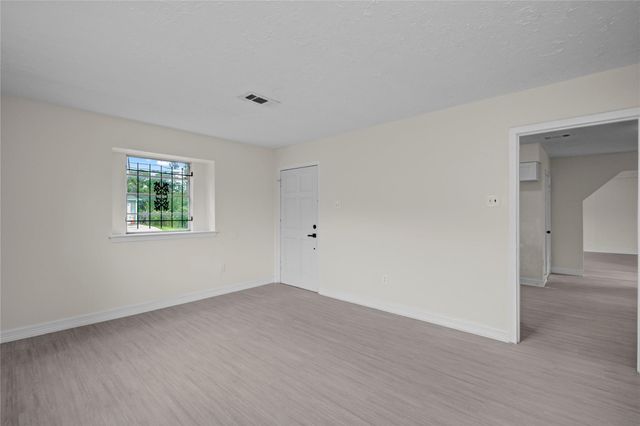 7329 Gleason Road, Houston, TX 77016