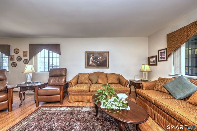 407 Swanson Crescent 407, Milford, CT 06461